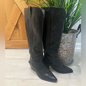 Size 10 Aqua black western boot